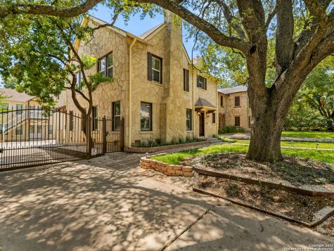 438 Thelma Drive Olmos Park TX 78212