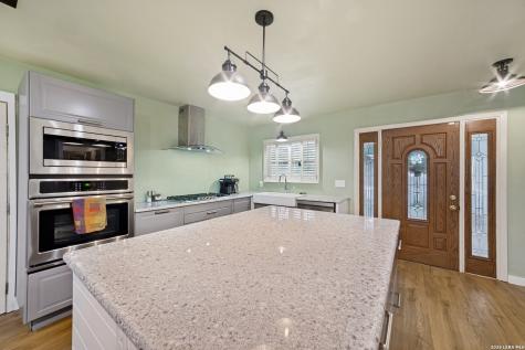 6534 Hoofs San Antonio TX 78240