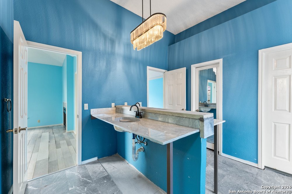 5421 Lockhill San Antonio TX 78240
