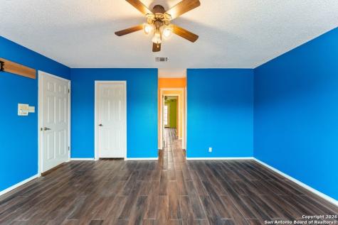 5421 Lockhill San Antonio TX 78240