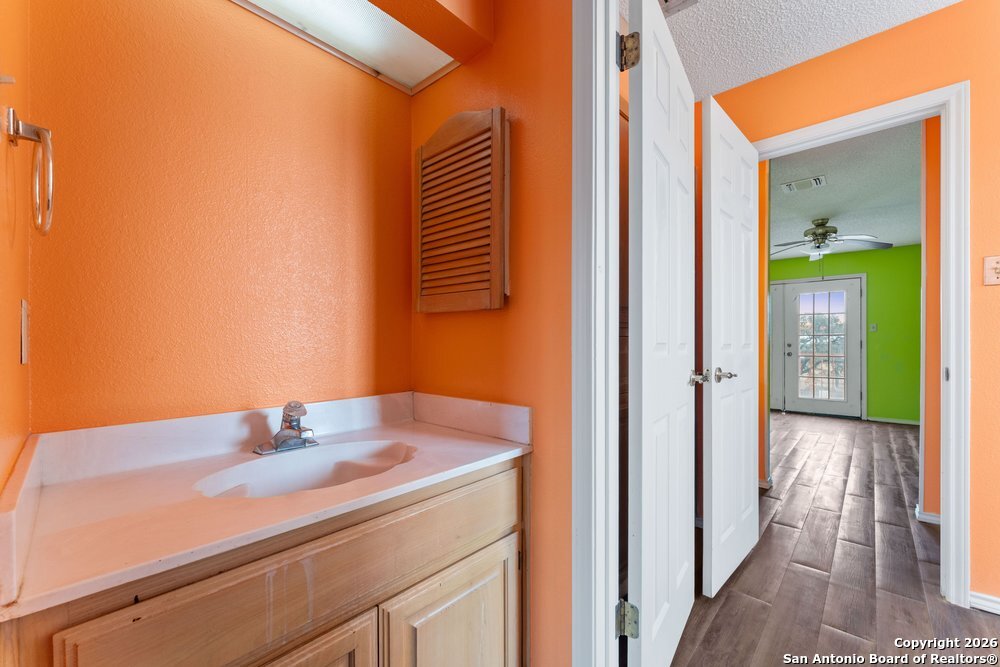 5421 Lockhill San Antonio TX 78240