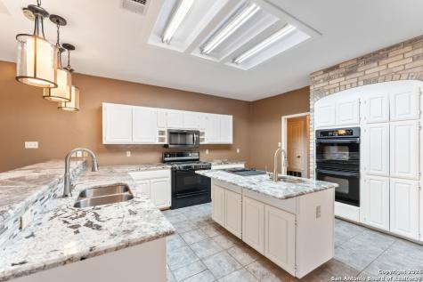 5421 Lockhill San Antonio TX 78240