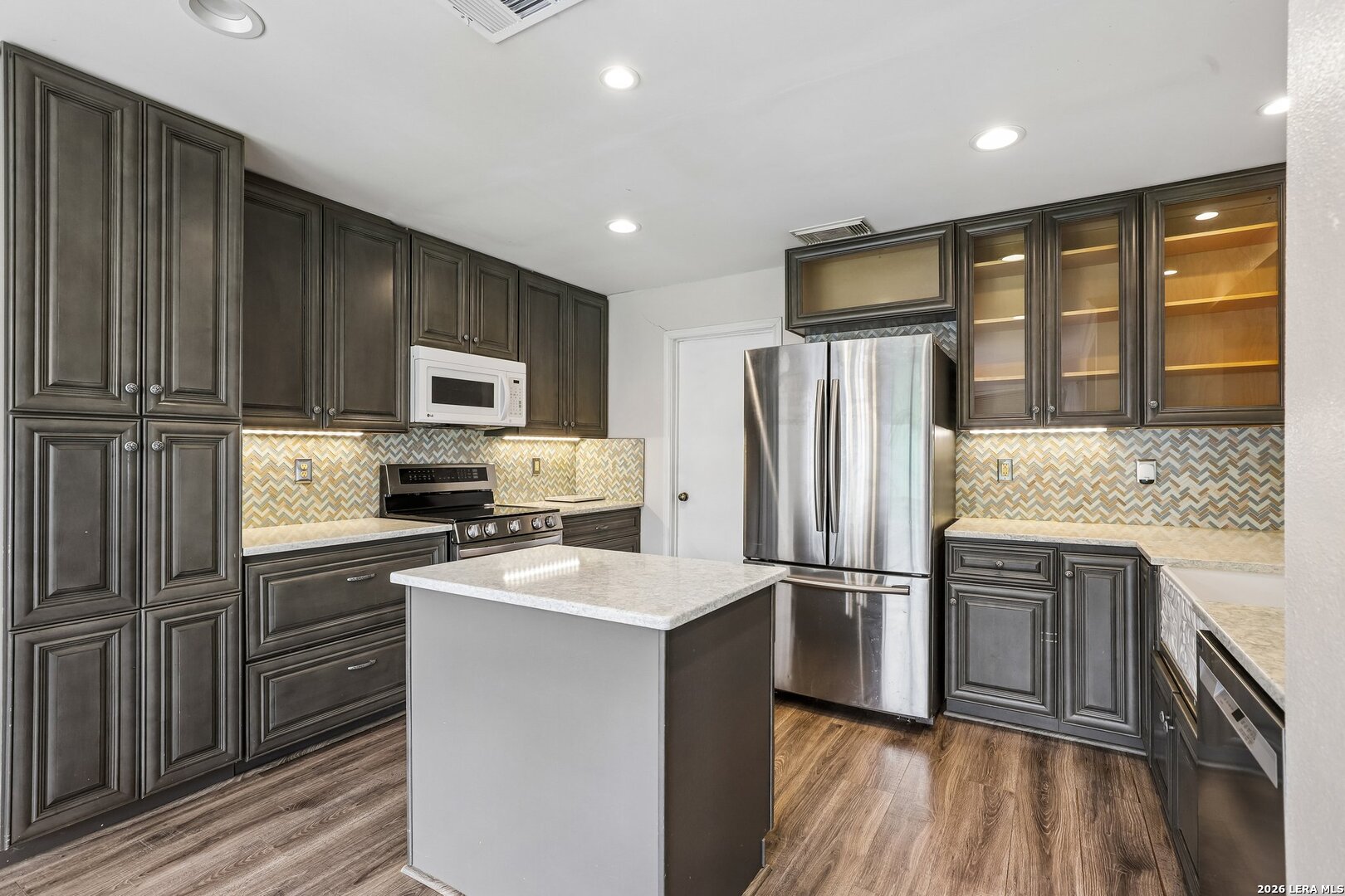 6711 Beech Trail Drive Converse TX 78109