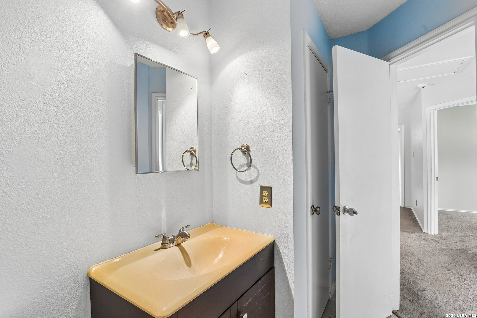 6711 Beech Trail Drive Converse TX 78109