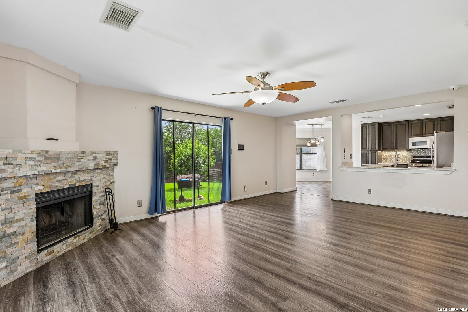 6711 Beech Trail Drive Converse TX 78109