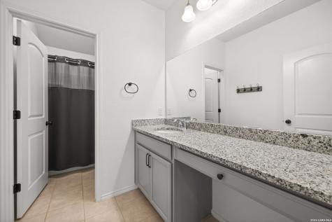 402 Kirkhill Cove San Antonio TX 78260