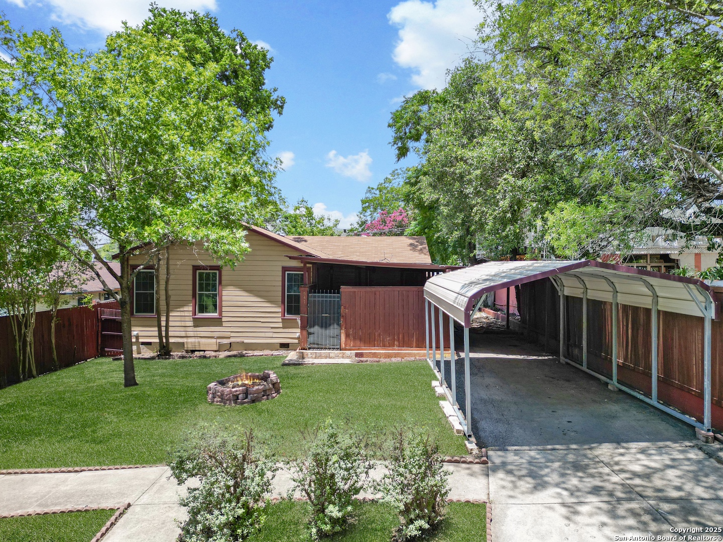 547 Queen Anne Court San Antonio TX 78209