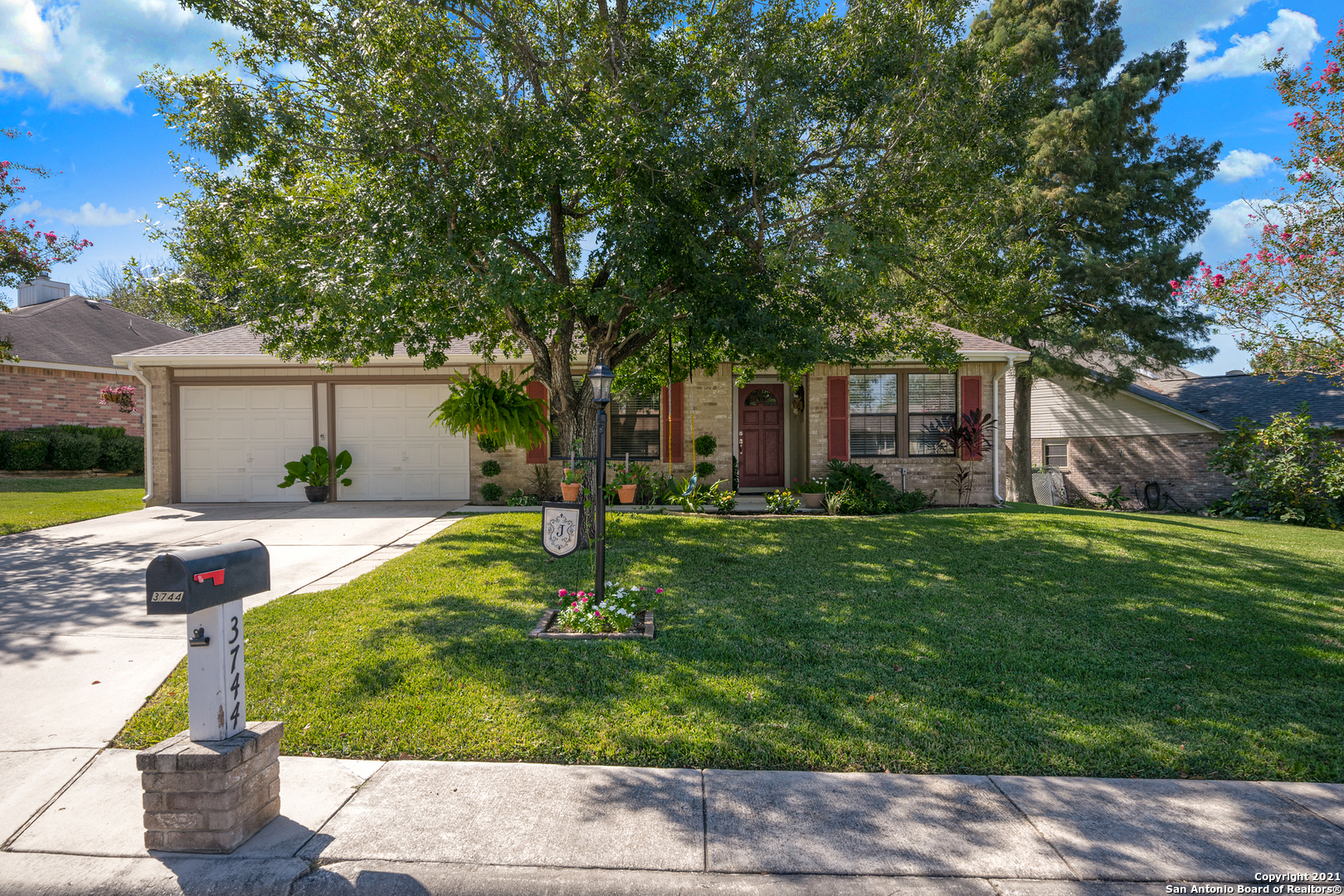 3744 Hunters Glen Schertz TX 78108