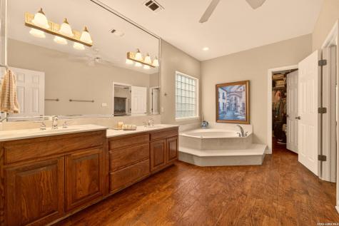 2827 Meadow Breeze New Braunfels TX 78132