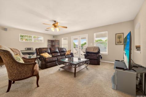 2827 Meadow Breeze New Braunfels TX 78132