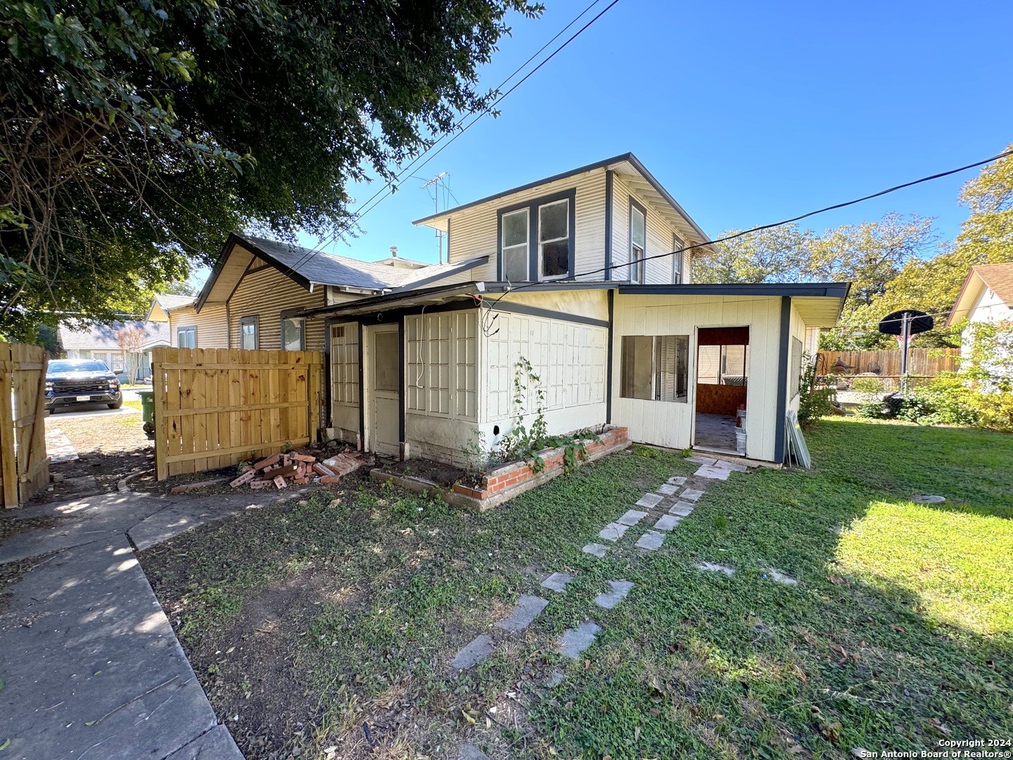 211 Preston San Antonio TX 78210