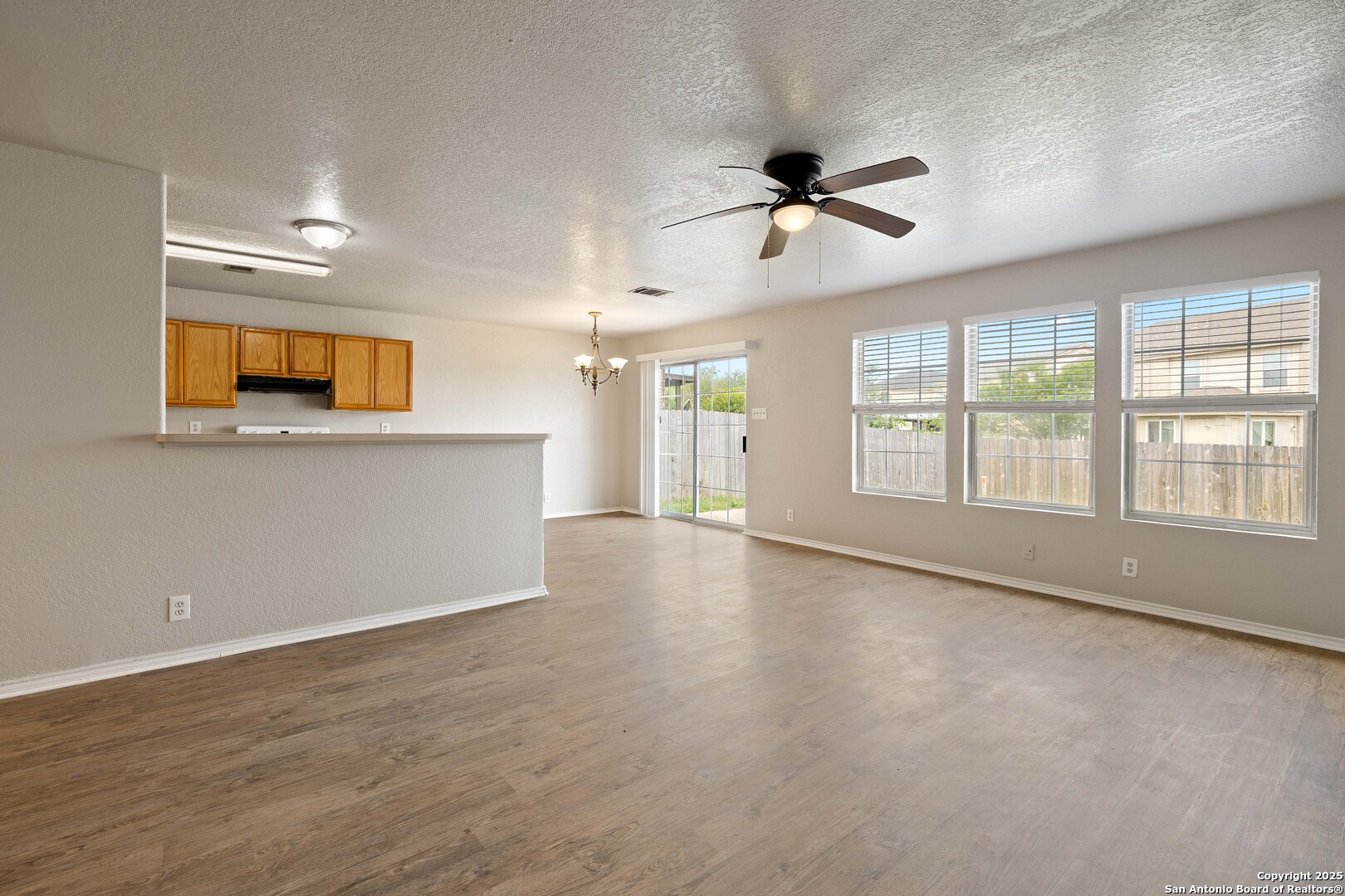 6289 Jackies Farm San Antonio TX 78244