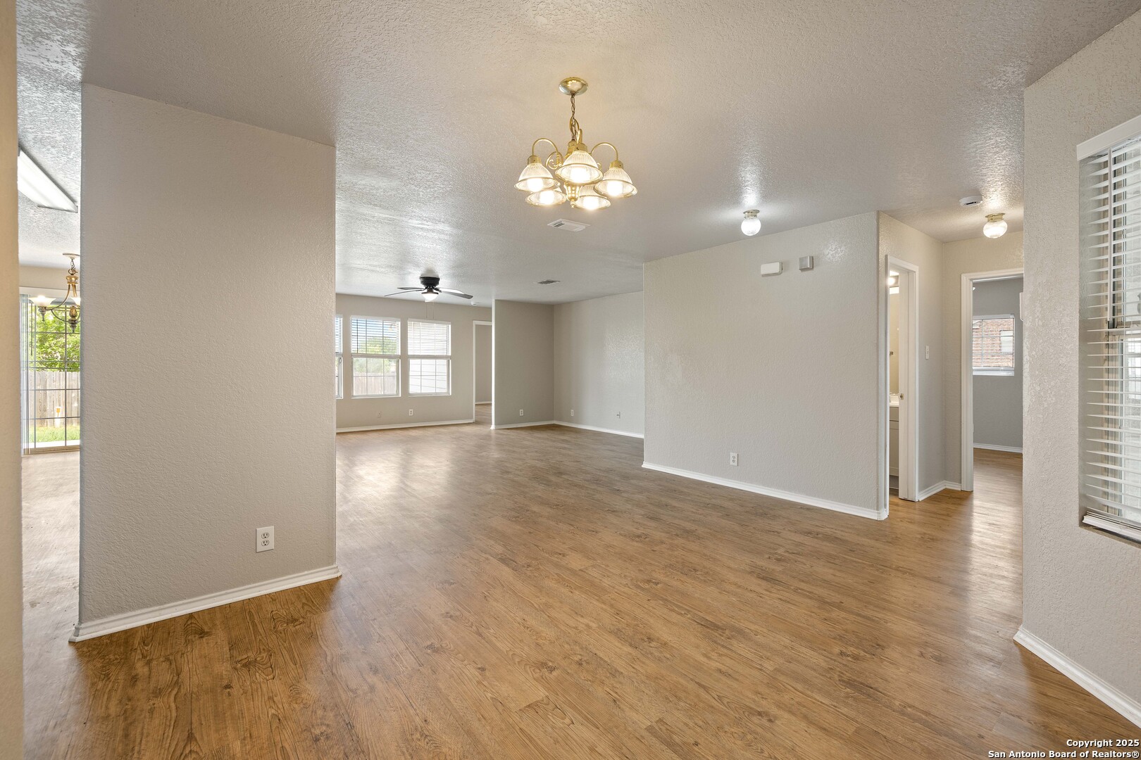 6289 Jackies Farm San Antonio TX 78244