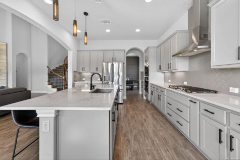 107 Lilly Bluff Castroville TX 78009