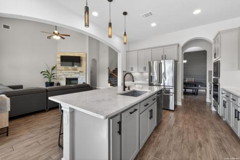 107 Lilly Bluff Castroville TX 78009