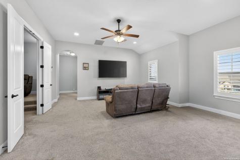 107 Lilly Bluff Castroville TX 78009
