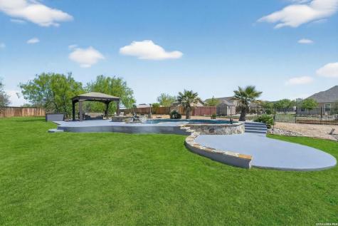 107 Lilly Bluff Castroville TX 78009