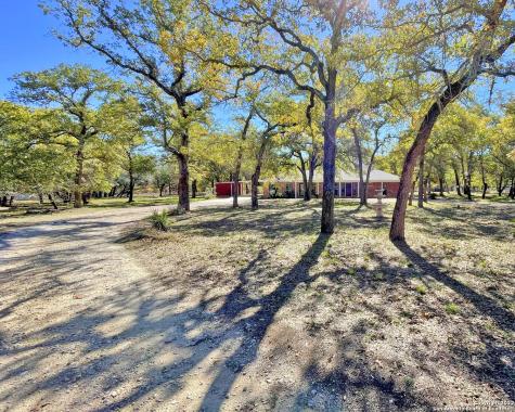506 Cherry Ridge Floresville TX 78114