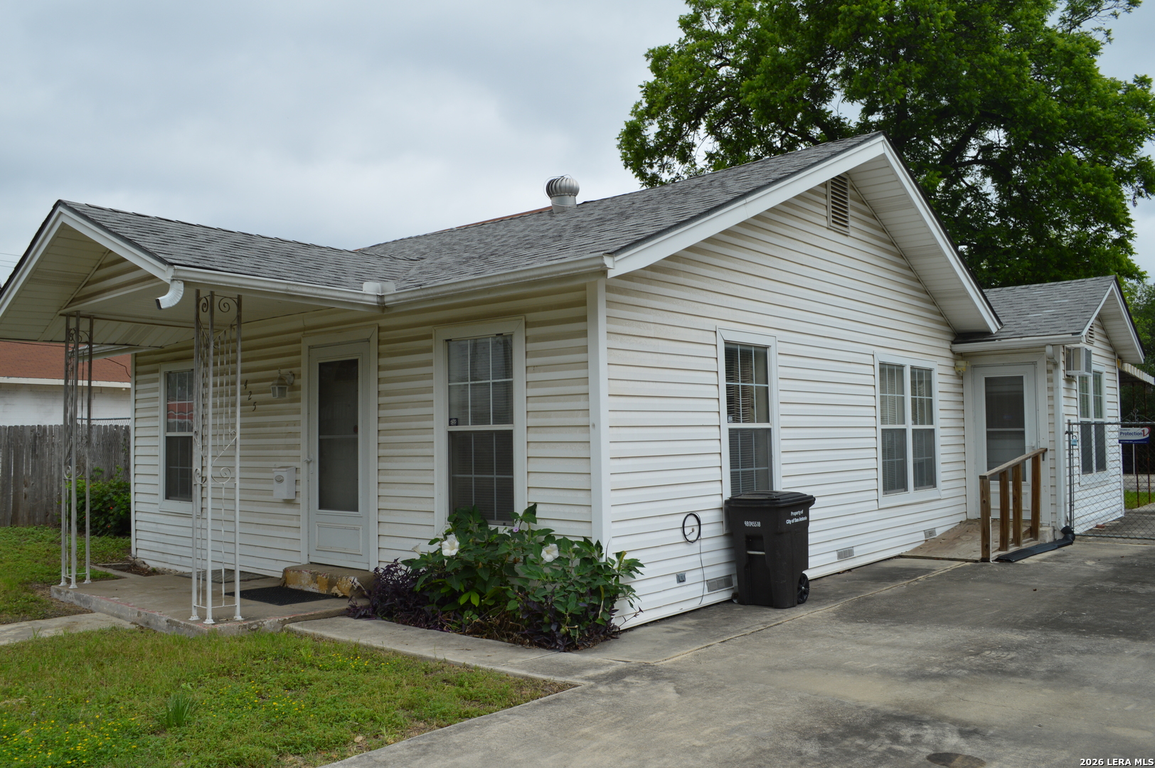 425 Robert E Lee San Antonio TX 78214