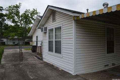425 Robert E Lee San Antonio TX 78214