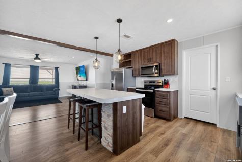 250 Cr 325 Jourdanton TX 78026