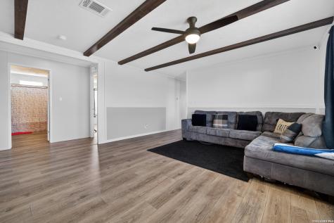 250 Cr 325 Jourdanton TX 78026