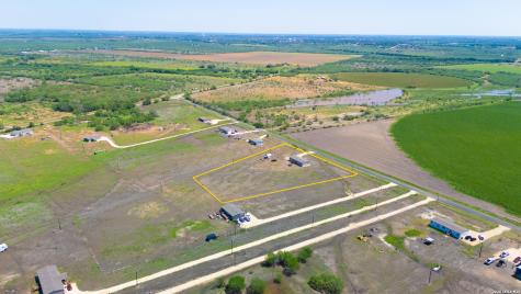 250 Cr 325 Jourdanton TX 78026