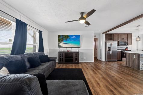 250 Cr 325 Jourdanton TX 78026