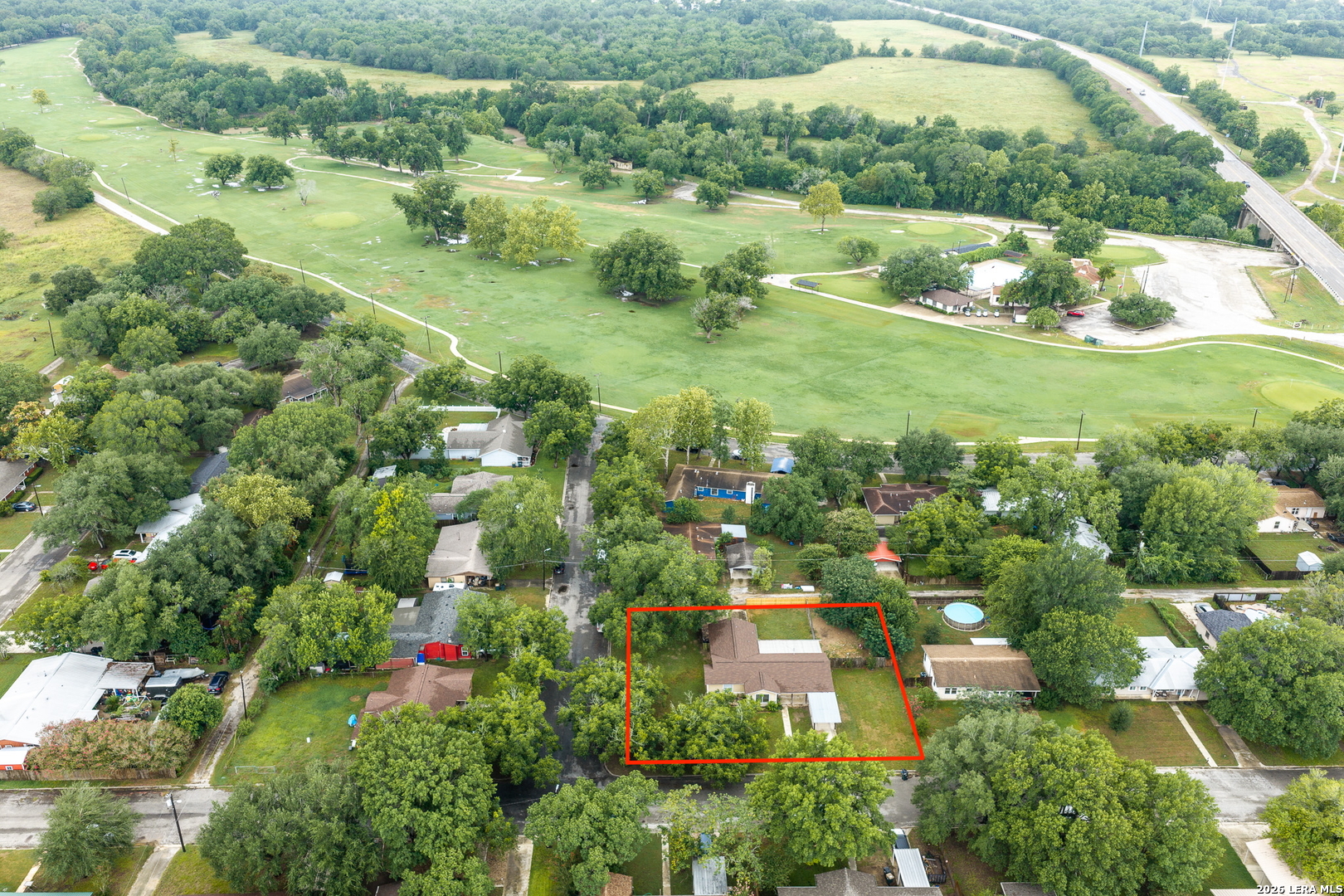 140 Hillcrest Luling TX 78648