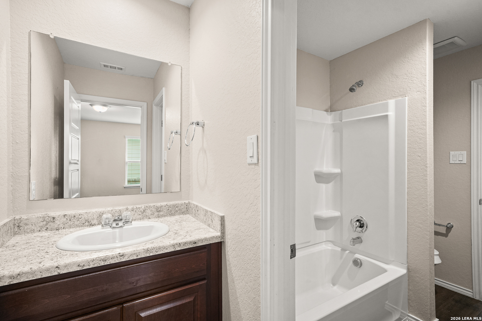7419 Twin Pine Converse TX 78109