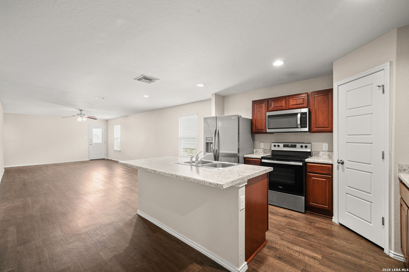 7419 Twin Pine Converse TX 78109