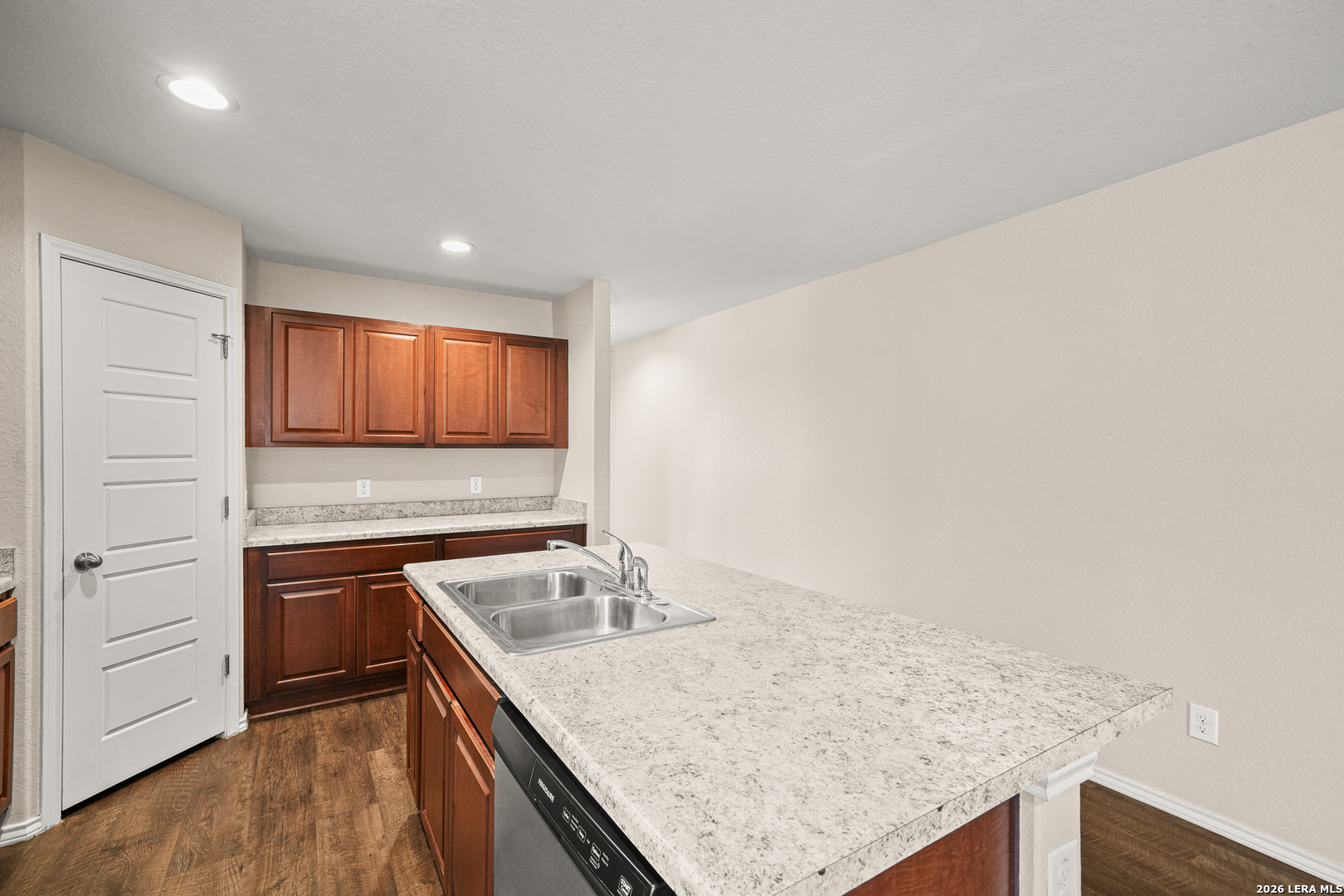 7419 Twin Pine Converse TX 78109