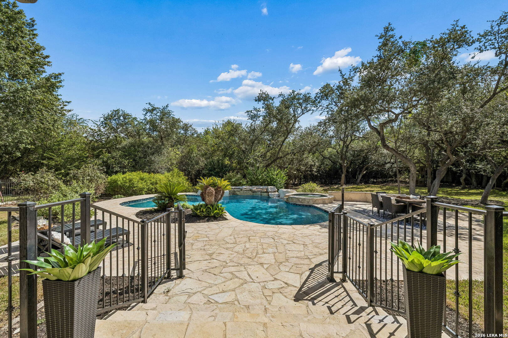 327 Pagoda Oak Shavano Park TX 78230