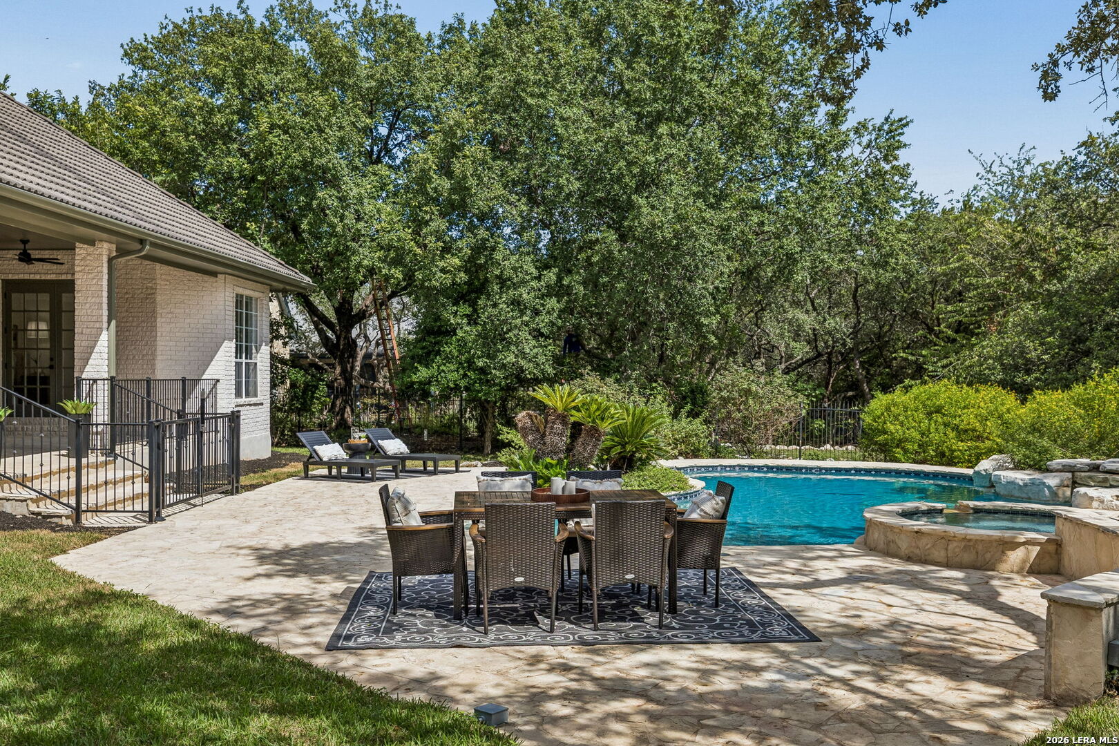 327 Pagoda Oak Shavano Park TX 78230