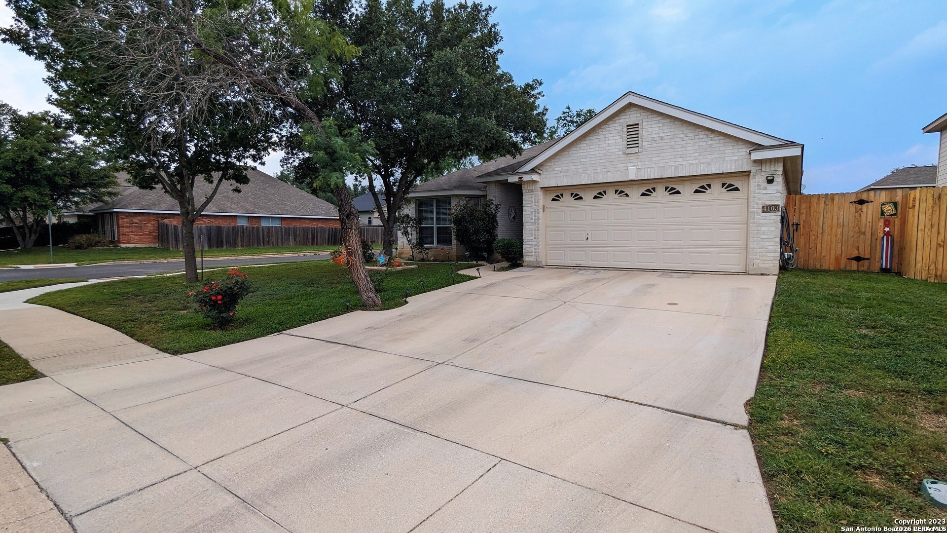 4103 Dunn Oak San Antonio TX 78223