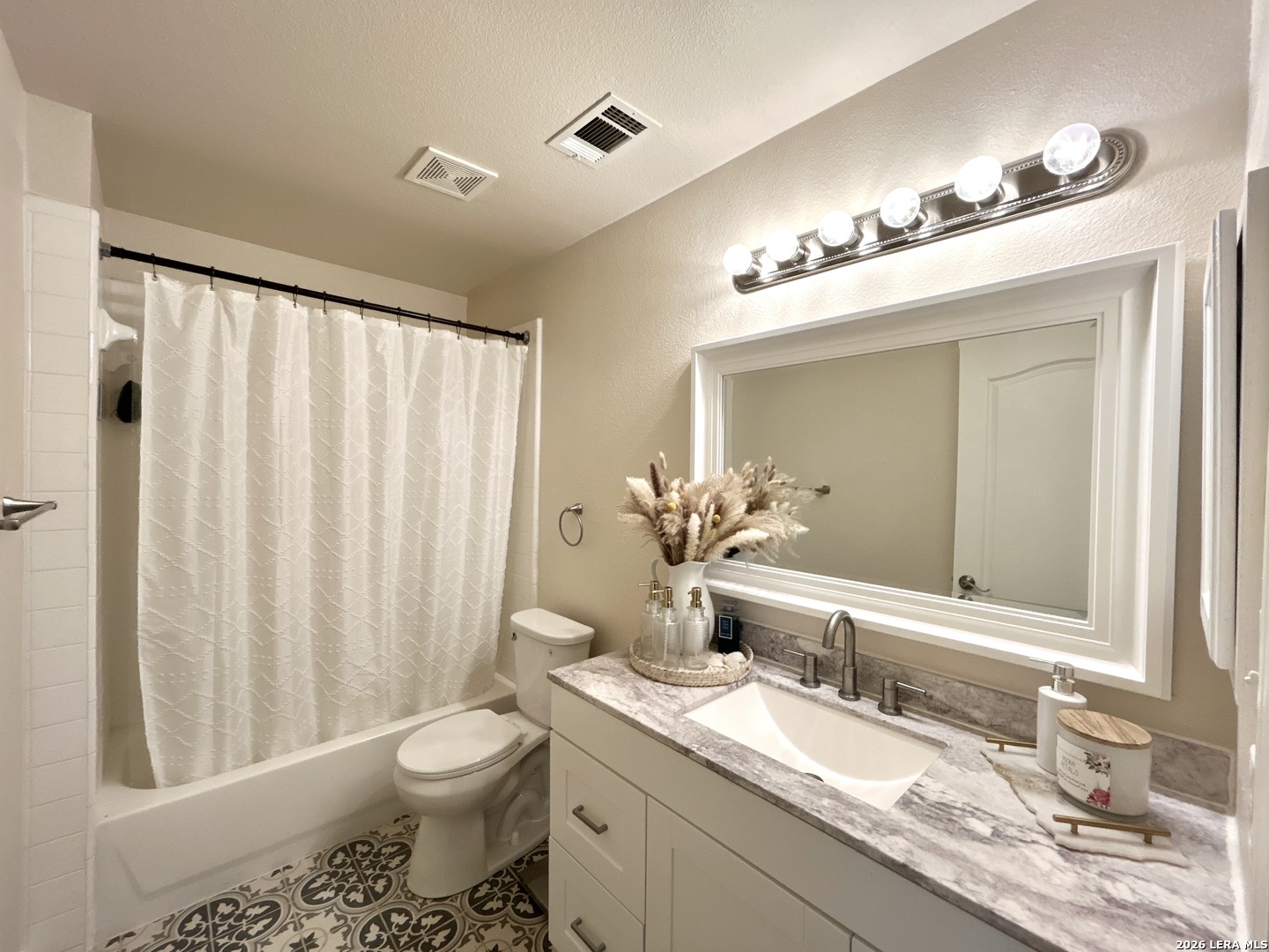 1114 Birdie Cove San Antonio TX 78221