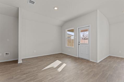 3112 Palm Springs Seguin TX 78155