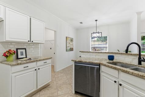 1006 Sutters Rim San Antonio TX 78258