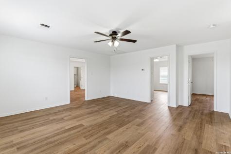 1006 Sutters Rim San Antonio TX 78258