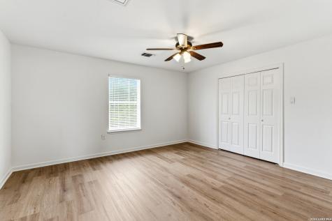 1006 Sutters Rim San Antonio TX 78258