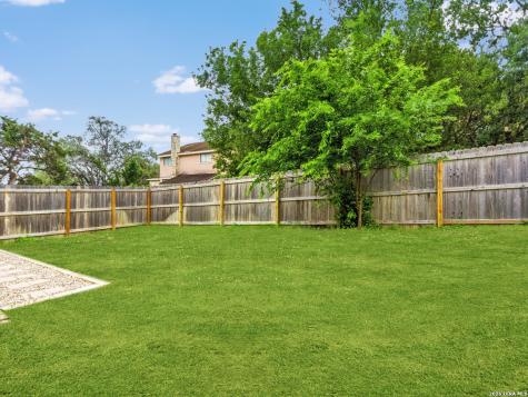 1006 Sutters Rim San Antonio TX 78258