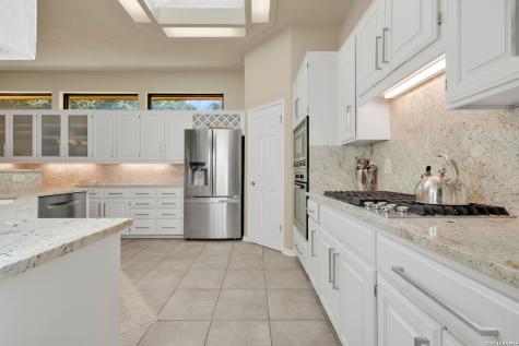 105 Village Path Castroville TX 78009