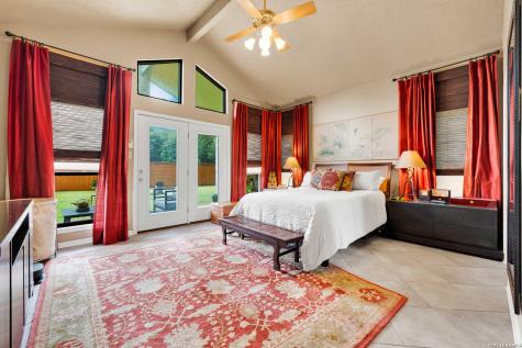 105 Village Path Castroville TX 78009