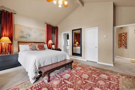 105 Village Path Castroville TX 78009