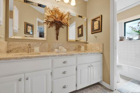 105 Village Path Castroville TX 78009