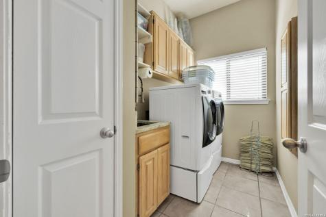 105 Village Path Castroville TX 78009