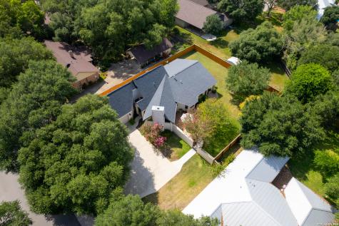 105 Village Path Castroville TX 78009