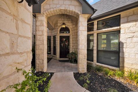 105 Village Path Castroville TX 78009