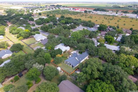 105 Village Path Castroville TX 78009