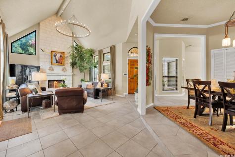 105 Village Path Castroville TX 78009